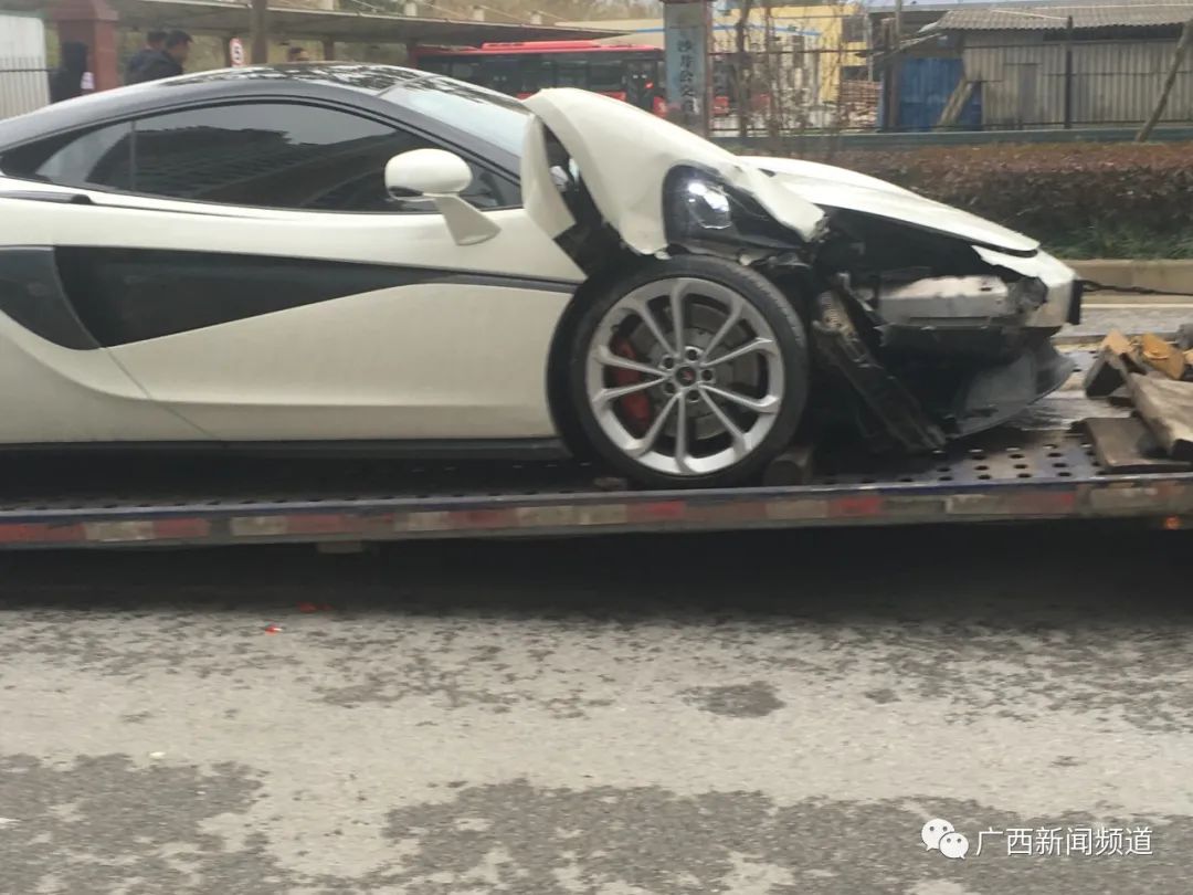 网约车追尾1000万兰博基尼：300万三者险非常有必要买！