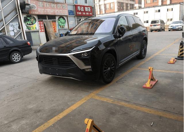 特斯拉指向一座山，蔚来踩出一条路